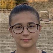 Profesora con grado profesional de música imparte clases a todas las edades